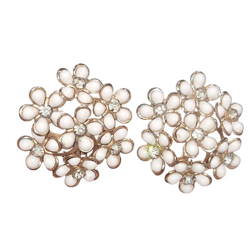 Vintage White acrylic Daisy Flower Rhinestone Gold Tone Clip On Earrings Cluster